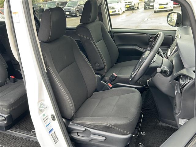 エスクァイア Ｘｉ　ワンオーナー　後席用モニター　純正ナビ　フルセグＴＶ　ＣＤ　Ｂｌｕｅｔｏｏｔｈ　ＥＴＣ　バックカメラ　寒冷地仕様　スペアキー　エンジンスターター　スペアキー　オートライト　夏タイヤ積込み（22枚目）