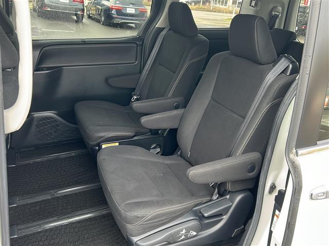 エスクァイア Ｘｉ　ワンオーナー　後席用モニター　純正ナビ　フルセグＴＶ　ＣＤ　Ｂｌｕｅｔｏｏｔｈ　ＥＴＣ　バックカメラ　寒冷地仕様　スペアキー　エンジンスターター　スペアキー　オートライト　夏タイヤ積込み（25枚目）