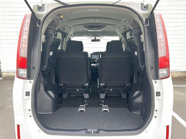 エスクァイア Ｘｉ　ワンオーナー　後席用モニター　純正ナビ　フルセグＴＶ　ＣＤ　Ｂｌｕｅｔｏｏｔｈ　ＥＴＣ　バックカメラ　寒冷地仕様　スペアキー　エンジンスターター　スペアキー　オートライト　夏タイヤ積込み（31枚目）