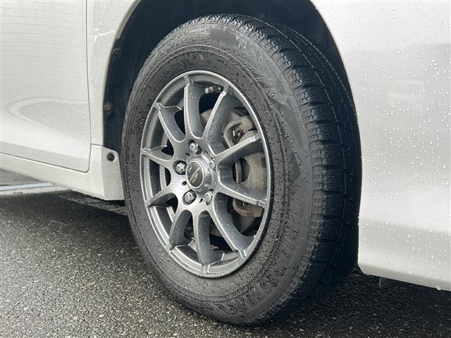 エスクァイア Ｘｉ　ワンオーナー　後席用モニター　純正ナビ　フルセグＴＶ　ＣＤ　Ｂｌｕｅｔｏｏｔｈ　ＥＴＣ　バックカメラ　寒冷地仕様　スペアキー　エンジンスターター　スペアキー　オートライト　夏タイヤ積込み（33枚目）