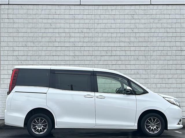 エスクァイア Ｘｉ　ワンオーナー　後席用モニター　純正ナビ　フルセグＴＶ　ＣＤ　Ｂｌｕｅｔｏｏｔｈ　ＥＴＣ　バックカメラ　寒冷地仕様　スペアキー　エンジンスターター　スペアキー　オートライト　夏タイヤ積込み（39枚目）