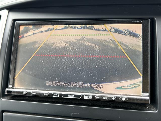 セレナ ２０Ｓ　バックカメラ／ＥＴＣ／オートライト／夏タイヤ積込／純正メモリナビ／ＣＤ，ＤＶＤ再生機能／両側スライドドア／３列シート／ＣＬＥＡＮ　ＩＯＮ／純正フロアマット／オートエアコン／ドアバイザー／リモコンキー（5枚目）