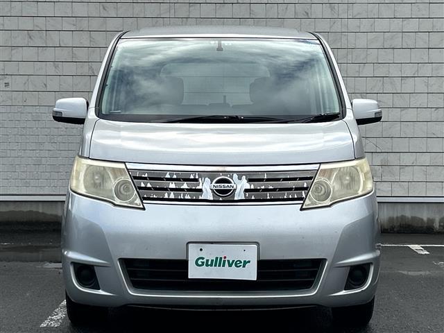 セレナ ２０Ｓ　バックカメラ／ＥＴＣ／オートライト／夏タイヤ積込／純正メモリナビ／ＣＤ，ＤＶＤ再生機能／両側スライドドア／３列シート／ＣＬＥＡＮ　ＩＯＮ／純正フロアマット／オートエアコン／ドアバイザー／リモコンキー（31枚目）