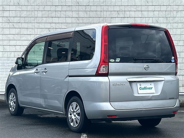 セレナ ２０Ｓ　バックカメラ／ＥＴＣ／オートライト／夏タイヤ積込／純正メモリナビ／ＣＤ，ＤＶＤ再生機能／両側スライドドア／３列シート／ＣＬＥＡＮ　ＩＯＮ／純正フロアマット／オートエアコン／ドアバイザー／リモコンキー（33枚目）