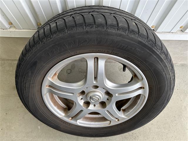 セレナ ２０Ｓ　バックカメラ／ＥＴＣ／オートライト／夏タイヤ積込／純正メモリナビ／ＣＤ，ＤＶＤ再生機能／両側スライドドア／３列シート／ＣＬＥＡＮ　ＩＯＮ／純正フロアマット／オートエアコン／ドアバイザー／リモコンキー（39枚目）