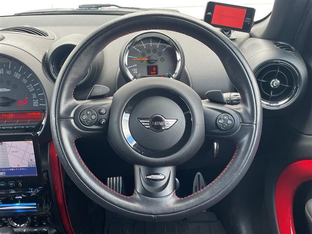 ＭＩＮＩ ジョンクーパーワークス　クロスオーバー　社外ナビ　Ｂｌｕｅｔｏｏｔｈ　ＴＶ　ＣＤ　ＤＶＤ　クルコン　横滑り防止　ＡＢＳ　ＥＴＣ　４ＷＤ　ＡＡＣ　ＭＴモードＡＴ　ドラレコ　純正フロアマット　オートライト　純正アルミホイール（9枚目）