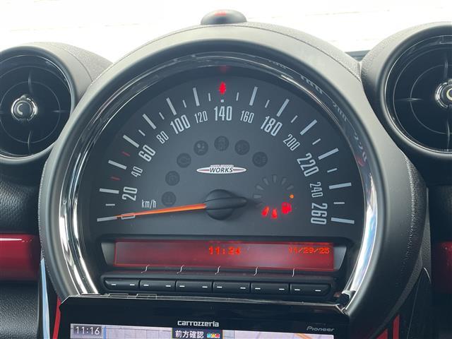 ＭＩＮＩ ジョンクーパーワークス　クロスオーバー　社外ナビ　Ｂｌｕｅｔｏｏｔｈ　ＴＶ　ＣＤ　ＤＶＤ　クルコン　横滑り防止　ＡＢＳ　ＥＴＣ　４ＷＤ　ＡＡＣ　ＭＴモードＡＴ　ドラレコ　純正フロアマット　オートライト　純正アルミホイール（11枚目）