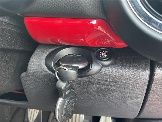 ＭＩＮＩ ジョンクーパーワークス　クロスオーバー　社外ナビ　Ｂｌｕｅｔｏｏｔｈ　ＴＶ　ＣＤ　ＤＶＤ　クルコン　横滑り防止　ＡＢＳ　ＥＴＣ　４ＷＤ　ＡＡＣ　ＭＴモードＡＴ　ドラレコ　純正フロアマット　オートライト　純正アルミホイール（18枚目）