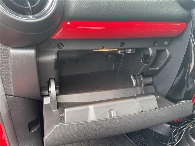 ＭＩＮＩ ジョンクーパーワークス　クロスオーバー　社外ナビ　Ｂｌｕｅｔｏｏｔｈ　ＴＶ　ＣＤ　ＤＶＤ　クルコン　横滑り防止　ＡＢＳ　ＥＴＣ　４ＷＤ　ＡＡＣ　ＭＴモードＡＴ　ドラレコ　純正フロアマット　オートライト　純正アルミホイール（23枚目）