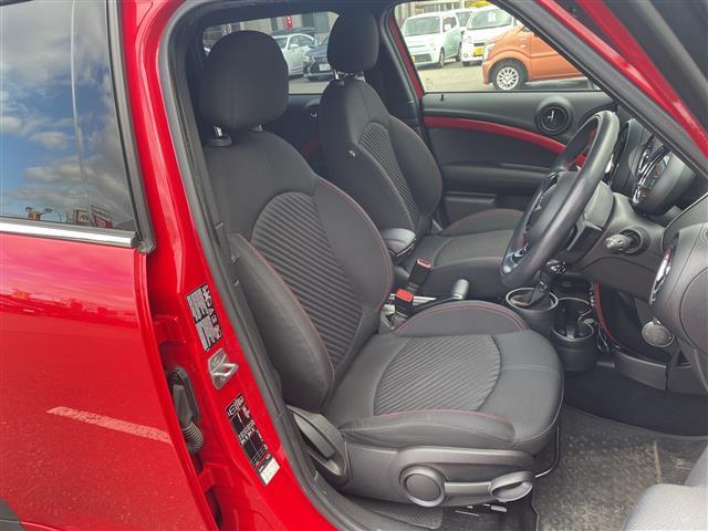 ＭＩＮＩ ジョンクーパーワークス　クロスオーバー　社外ナビ　Ｂｌｕｅｔｏｏｔｈ　ＴＶ　ＣＤ　ＤＶＤ　クルコン　横滑り防止　ＡＢＳ　ＥＴＣ　４ＷＤ　ＡＡＣ　ＭＴモードＡＴ　ドラレコ　純正フロアマット　オートライト　純正アルミホイール（25枚目）