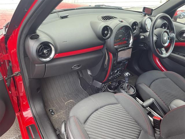 ＭＩＮＩ ジョンクーパーワークス　クロスオーバー　社外ナビ　Ｂｌｕｅｔｏｏｔｈ　ＴＶ　ＣＤ　ＤＶＤ　クルコン　横滑り防止　ＡＢＳ　ＥＴＣ　４ＷＤ　ＡＡＣ　ＭＴモードＡＴ　ドラレコ　純正フロアマット　オートライト　純正アルミホイール（26枚目）