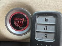 ◆プッシュスタート＆スマートキー【鍵を挿さずにポケットに入れたまま鍵の開閉、エンジンの始動まで行えます。リモコンで電動スライドドアも動かせるのが嬉しい！】 7