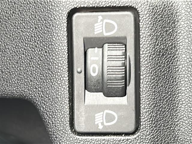 ＤＳ３ シック　ポータブルナビ　ＡＶＩＣ－ＭＰ３５　クルーズコントロール　ＥＴＣ　オートライト　ＬＥＤヘッドライト　純正１７ｉｎアルミホイール　フロアマット　リモコンキー　取扱説明書（15枚目）