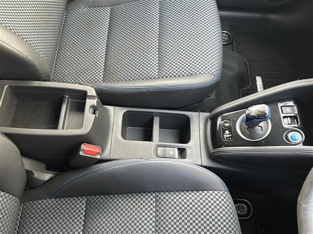 キックス Ｘ　純正メモリナビ　地デジＴＶ　ＣＤ　ＤＶＤ　ＢＴ　ラジオ再生　レーダークルーズコントロール　レーンアシスト　衝突軽減ブレーキ　コーナーセンサー　ハーフレザーシート　シートヒーター（15枚目）