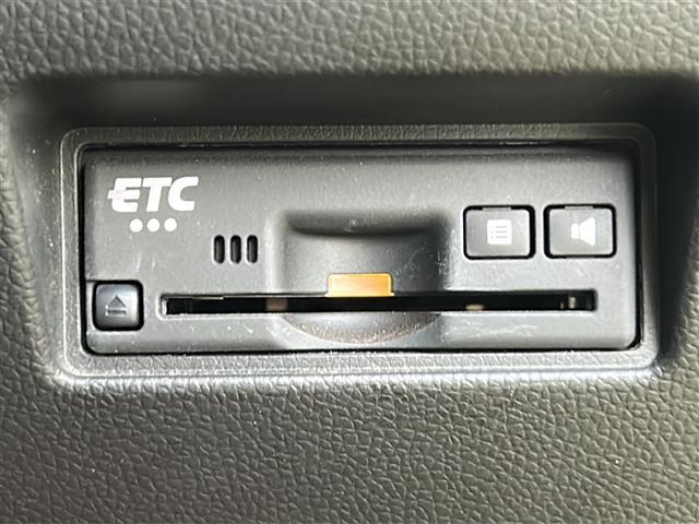 スイフトスポーツ ベースグレード ワンオーナー フロントスポイラー 純正8インチメモリナビ CN-RZ856 地デジTV CD DVD BT ラジオ再生 レーダークルーズコントロール レーンアシスト 衝突軽減ブレーキ(18枚目)