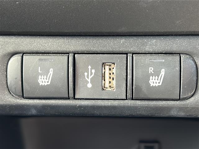 ヤリス ハイブリッドＺ　純正８ｉｎディスプレイオーディオ　ＢＴ　ＵＳＢ　ラジオ再生　レーダークルーズコントロール　レーンアシスト　衝突軽減ブレーキ　コーナーセンサー　シートヒーター　全方位カメラ　ビルトインＥＴＣ（15枚目）