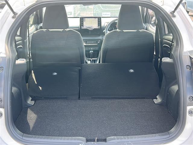 ヤリス ハイブリッドＺ　純正８ｉｎディスプレイオーディオ　ＢＴ　ＵＳＢ　ラジオ再生　レーダークルーズコントロール　レーンアシスト　衝突軽減ブレーキ　コーナーセンサー　シートヒーター　全方位カメラ　ビルトインＥＴＣ（24枚目）