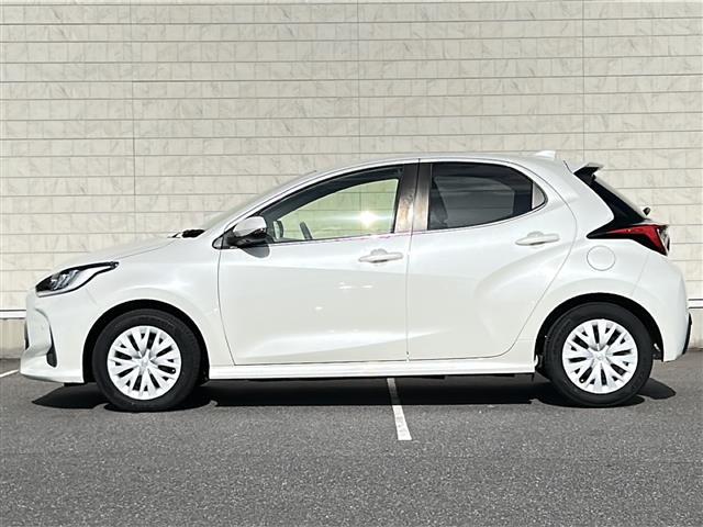 ヤリス ハイブリッドＺ　純正８ｉｎディスプレイオーディオ　ＢＴ　ＵＳＢ　ラジオ再生　レーダークルーズコントロール　レーンアシスト　衝突軽減ブレーキ　コーナーセンサー　シートヒーター　全方位カメラ　ビルトインＥＴＣ（30枚目）