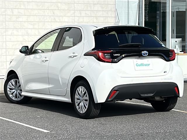 ヤリス ハイブリッドＺ　純正８ｉｎディスプレイオーディオ　ＢＴ　ＵＳＢ　ラジオ再生　レーダークルーズコントロール　レーンアシスト　衝突軽減ブレーキ　コーナーセンサー　シートヒーター　全方位カメラ　ビルトインＥＴＣ（41枚目）