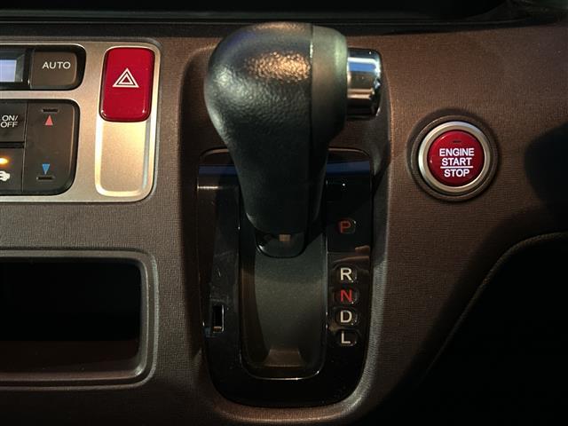 Ｎ－ＯＮＥ プレミアム　純正オーディオ　ＣＤ　ＵＳＢ　ラジオ再生　オートライト　ＬＥＤヘッドライト　ＨＯＮＤＡ製１５ｉｎアルミホイール　純正ＡＷ付サマータイヤ車載　スマートキー　取扱説明書　保証書（3枚目）