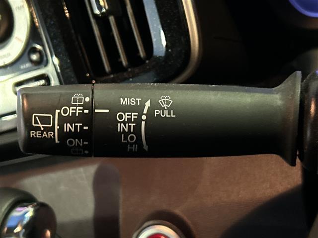 Ｎ－ＯＮＥ プレミアム　純正オーディオ　ＣＤ　ＵＳＢ　ラジオ再生　オートライト　ＬＥＤヘッドライト　ＨＯＮＤＡ製１５ｉｎアルミホイール　純正ＡＷ付サマータイヤ車載　スマートキー　取扱説明書　保証書（7枚目）