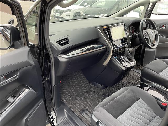 ヴェルファイア ２．５Ｚ　Ａエディション　トヨタ純正１０インチＴ－Ｃｏｎｎｅｃｔナビ　ＮＳＺＮ－Ｚ６６Ｔ　地デジＴＶ　ＣＤ　ＤＶＤ　ＢＴ　ラジオ再生　後席フリップダウンモニター　両側パワースライドドア　レーダークルーズコントロール（12枚目）