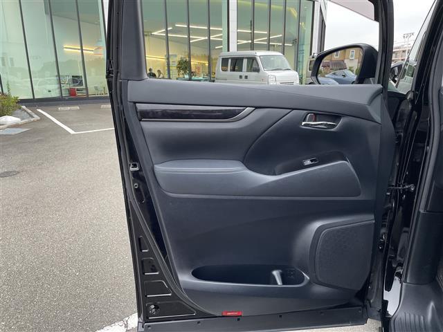 ヴェルファイア ２．５Ｚ　Ａエディション　トヨタ純正１０インチＴ－Ｃｏｎｎｅｃｔナビ　ＮＳＺＮ－Ｚ６６Ｔ　地デジＴＶ　ＣＤ　ＤＶＤ　ＢＴ　ラジオ再生　後席フリップダウンモニター　両側パワースライドドア　レーダークルーズコントロール（20枚目）