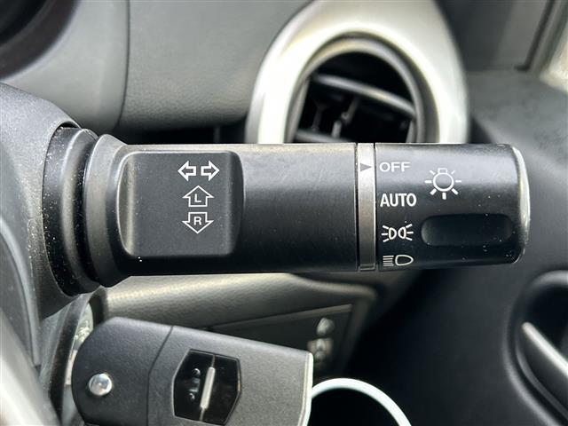 デミオ １３Ｃ　ワンオーナー　社外メモリナビ　ＡＶＮ６６９ＨＤ　地デジＴＶ　ＣＤ　ＤＶＤ　ＢＴ　ラジオ再生　オートライト　純正フロアマット　リモコンキー　取扱説明書　保証書（10枚目）