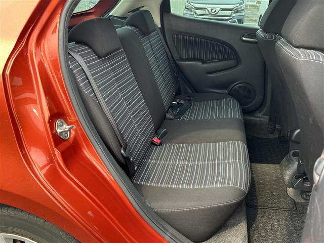 デミオ １３Ｃ　ワンオーナー　社外メモリナビ　ＡＶＮ６６９ＨＤ　地デジＴＶ　ＣＤ　ＤＶＤ　ＢＴ　ラジオ再生　オートライト　純正フロアマット　リモコンキー　取扱説明書　保証書（18枚目）