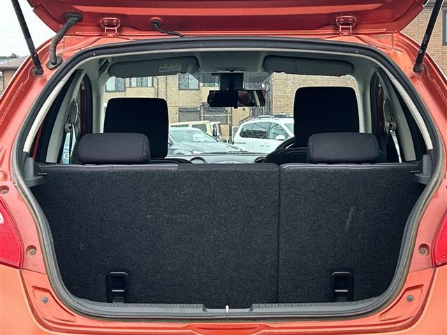 デミオ １３Ｃ　ワンオーナー　社外メモリナビ　ＡＶＮ６６９ＨＤ　地デジＴＶ　ＣＤ　ＤＶＤ　ＢＴ　ラジオ再生　オートライト　純正フロアマット　リモコンキー　取扱説明書　保証書（21枚目）