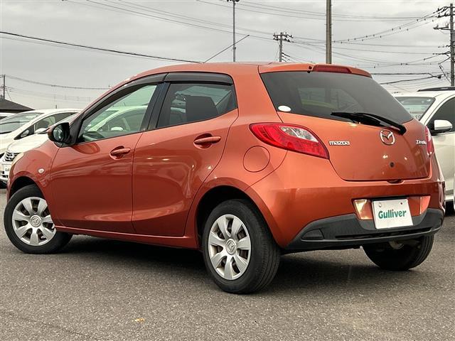 デミオ １３Ｃ　ワンオーナー　社外メモリナビ　ＡＶＮ６６９ＨＤ　地デジＴＶ　ＣＤ　ＤＶＤ　ＢＴ　ラジオ再生　オートライト　純正フロアマット　リモコンキー　取扱説明書　保証書（32枚目）