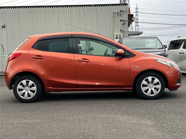 デミオ １３Ｃ　ワンオーナー　社外メモリナビ　ＡＶＮ６６９ＨＤ　地デジＴＶ　ＣＤ　ＤＶＤ　ＢＴ　ラジオ再生　オートライト　純正フロアマット　リモコンキー　取扱説明書　保証書（35枚目）