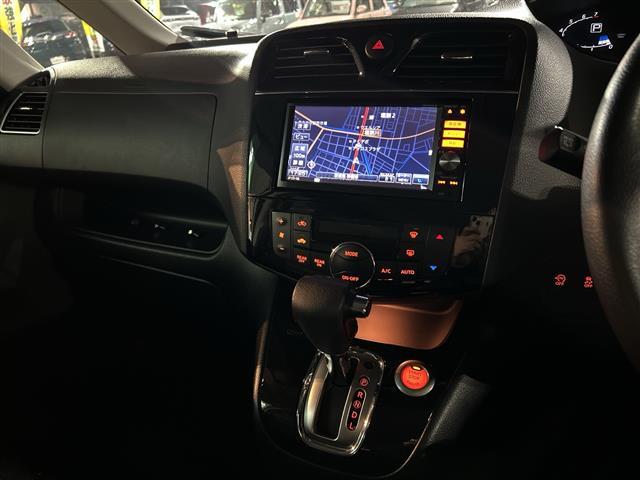 セレナ ハイウェイスターＧ　Ｓ－ＨＶアドバンスドセーフティ　純正メモリナビ　ＭＰ３１３Ｄ－Ｗ　地デジＴＶ　ＣＤ　ＤＶＤ　ＢＴ　ラジオ再生　両側パワースライドドア　クルーズコントロール　衝突軽減ブレーキ　ＥＴＣ　オートライト　ＬＥＤヘッドライト（6枚目）