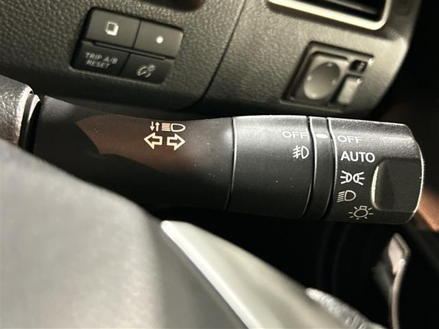 セレナ ハイウェイスターＧ　Ｓ－ＨＶアドバンスドセーフティ　純正メモリナビ　ＭＰ３１３Ｄ－Ｗ　地デジＴＶ　ＣＤ　ＤＶＤ　ＢＴ　ラジオ再生　両側パワースライドドア　クルーズコントロール　衝突軽減ブレーキ　ＥＴＣ　オートライト　ＬＥＤヘッドライト（10枚目）