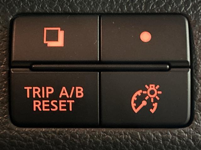 セレナ ハイウェイスターＧ　Ｓ－ＨＶアドバンスドセーフティ　純正メモリナビ　ＭＰ３１３Ｄ－Ｗ　地デジＴＶ　ＣＤ　ＤＶＤ　ＢＴ　ラジオ再生　両側パワースライドドア　クルーズコントロール　衝突軽減ブレーキ　ＥＴＣ　オートライト　ＬＥＤヘッドライト（13枚目）