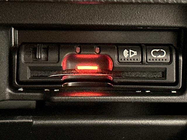 セレナ ハイウェイスターＧ　Ｓ－ＨＶアドバンスドセーフティ　純正メモリナビ　ＭＰ３１３Ｄ－Ｗ　地デジＴＶ　ＣＤ　ＤＶＤ　ＢＴ　ラジオ再生　両側パワースライドドア　クルーズコントロール　衝突軽減ブレーキ　ＥＴＣ　オートライト　ＬＥＤヘッドライト（18枚目）