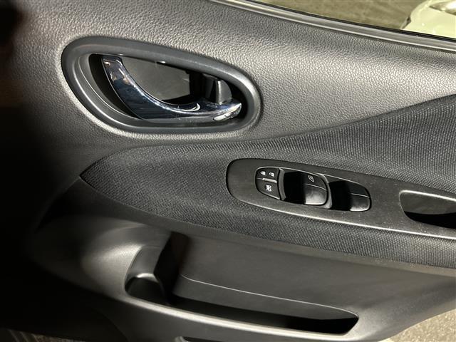 セレナ ハイウェイスターＧ　Ｓ－ＨＶアドバンスドセーフティ　純正メモリナビ　ＭＰ３１３Ｄ－Ｗ　地デジＴＶ　ＣＤ　ＤＶＤ　ＢＴ　ラジオ再生　両側パワースライドドア　クルーズコントロール　衝突軽減ブレーキ　ＥＴＣ　オートライト　ＬＥＤヘッドライト（20枚目）