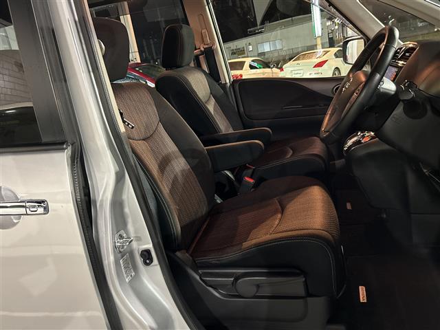 セレナ ハイウェイスターＧ　Ｓ－ＨＶアドバンスドセーフティ　純正メモリナビ　ＭＰ３１３Ｄ－Ｗ　地デジＴＶ　ＣＤ　ＤＶＤ　ＢＴ　ラジオ再生　両側パワースライドドア　クルーズコントロール　衝突軽減ブレーキ　ＥＴＣ　オートライト　ＬＥＤヘッドライト（21枚目）