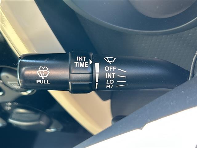 FJクルーザー ファイナルエディション 純正メモリナビ NSZT-W66T 地デジTV CD DVD BT ラジオ再生 クルーズコントロール A-TRAC コーナーセンサー バックカメラ ETC ホワイトレタータイヤ(10枚目)