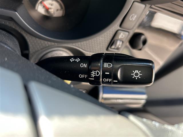 FJクルーザー ファイナルエディション 純正メモリナビ NSZT-W66T 地デジTV CD DVD BT ラジオ再生 クルーズコントロール A-TRAC コーナーセンサー バックカメラ ETC ホワイトレタータイヤ(11枚目)