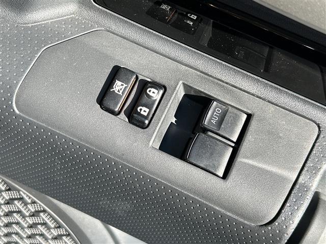 FJクルーザー ファイナルエディション 純正メモリナビ NSZT-W66T 地デジTV CD DVD BT ラジオ再生 クルーズコントロール A-TRAC コーナーセンサー バックカメラ ETC ホワイトレタータイヤ(18枚目)