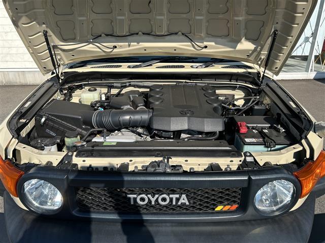 FJクルーザー ファイナルエディション 純正メモリナビ NSZT-W66T 地デジTV CD DVD BT ラジオ再生 クルーズコントロール A-TRAC コーナーセンサー バックカメラ ETC ホワイトレタータイヤ(39枚目)