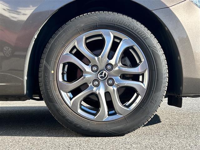 デミオ XDテーラードブラウン 純正メモリナビ 地デジTV CD DVD BT ラジオ再生 クルーズコントロール 衝突軽減ブレーキ ETC オートライト LEDヘッドライト 純正16inアルミホイール 純正フロアマット(36枚目)