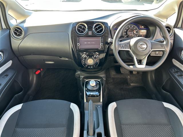 ノート ｅ－パワー　Ｘ　Ｖセレクション　純正メモリナビ　ＭＭ３１９Ｄ－Ｗ　地デジＴＶ　ＣＤ　ＤＶＤ　ＢＴ　ラジオ再生　衝突軽減ブレーキ　コーナーセンサー　アラウンドビューモニター　ＥＴＣ　デジタルインナーミラー　ＬＥＤライト（5枚目）