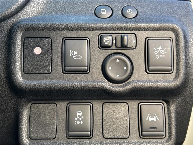 ノート ｅ－パワー　Ｘ　Ｖセレクション　純正メモリナビ　ＭＭ３１９Ｄ－Ｗ　地デジＴＶ　ＣＤ　ＤＶＤ　ＢＴ　ラジオ再生　衝突軽減ブレーキ　コーナーセンサー　アラウンドビューモニター　ＥＴＣ　デジタルインナーミラー　ＬＥＤライト（14枚目）