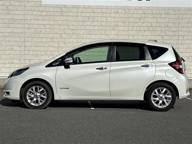 ノート ｅ－パワー　Ｘ　Ｖセレクション　純正メモリナビ　ＭＭ３１９Ｄ－Ｗ　地デジＴＶ　ＣＤ　ＤＶＤ　ＢＴ　ラジオ再生　衝突軽減ブレーキ　コーナーセンサー　アラウンドビューモニター　ＥＴＣ　デジタルインナーミラー　ＬＥＤライト（32枚目）