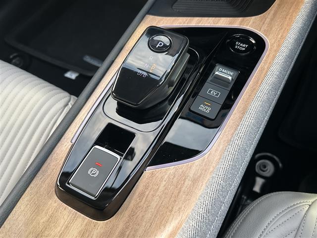 オーラ G レザーエディション 純正メモリナビ 地デジTV BT USB Applecarplay ラジオ再生 BOSEサウンドシステム ヘッドレストスピーカー プロパイロットシステム エマージェンシーブレーキ(8枚目)