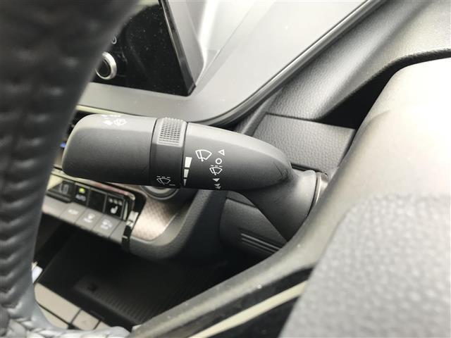 プリウス Ｕ　純正ディスプレイオーディオ／Ｂｌｕｅｔｏｏｔｈ／全周囲カメラ／ドライブレコーダー／プリクラッシュセーフティ／クリアランスソナー／レーンキープアシスト／レーダークルーズコントロール／革巻きステアリング（27枚目）