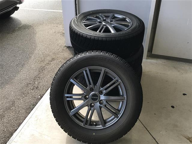 ヴェゼル ハイブリッドＺ・ホンダセンシング　冬タイヤ車載／純正ナビ／フルセグＴＶ／Ｂｌｕｅｔｏｏｔｈ／バックカメラ／ドライブレコーダー／衝突被害軽減ブレーキ／レーンキープアシスト／レーダークルーズコントロール／ハーフレザーシート（5枚目）