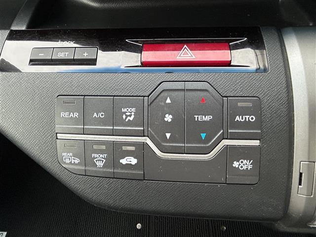 ステップワゴンスパーダ Ｚ　社外ナビ／ワンセグＴＶ／バックカメラ／両側パワースライドドア／スマートキー／革巻きステアリング／ＨＩＤヘッドライト／オートライト／ウインカーミラー／フォグランプ／横滑り防止装置（10枚目）